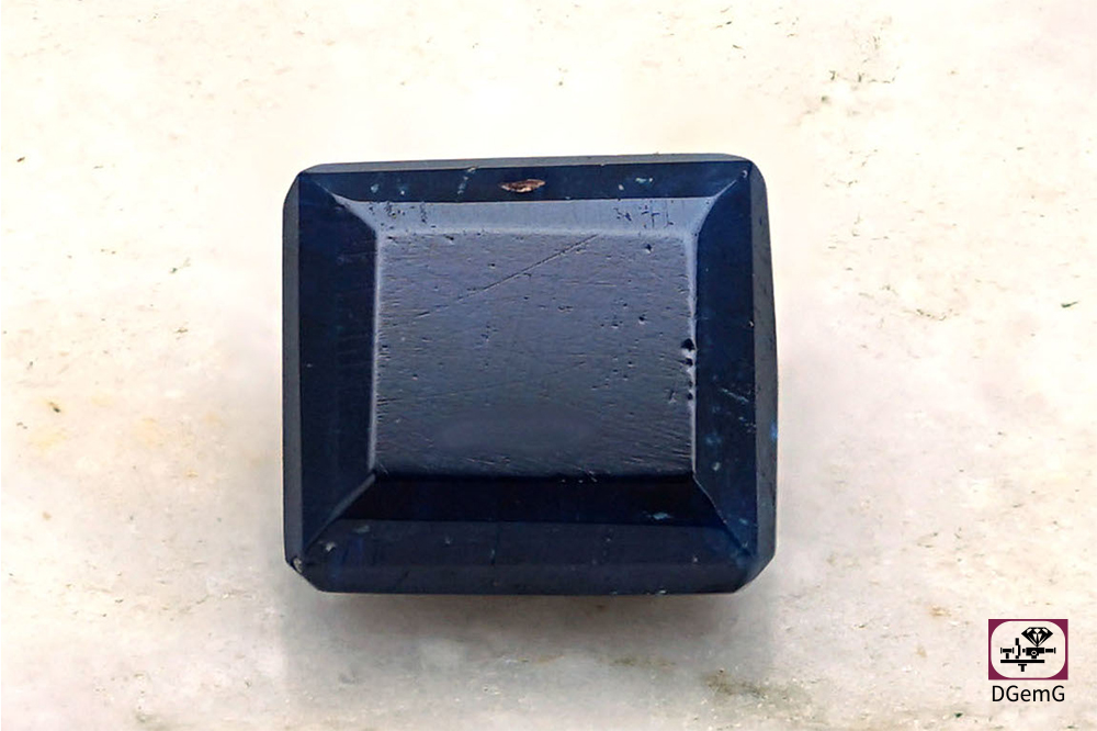 Abb. 1 Boleit 0.77ct Mexiko 3 mit Logo